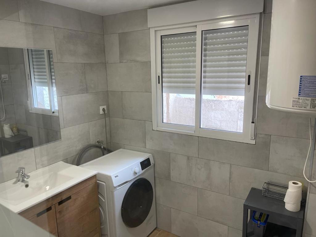 Bel Appartement Roses Plage Экстерьер фото